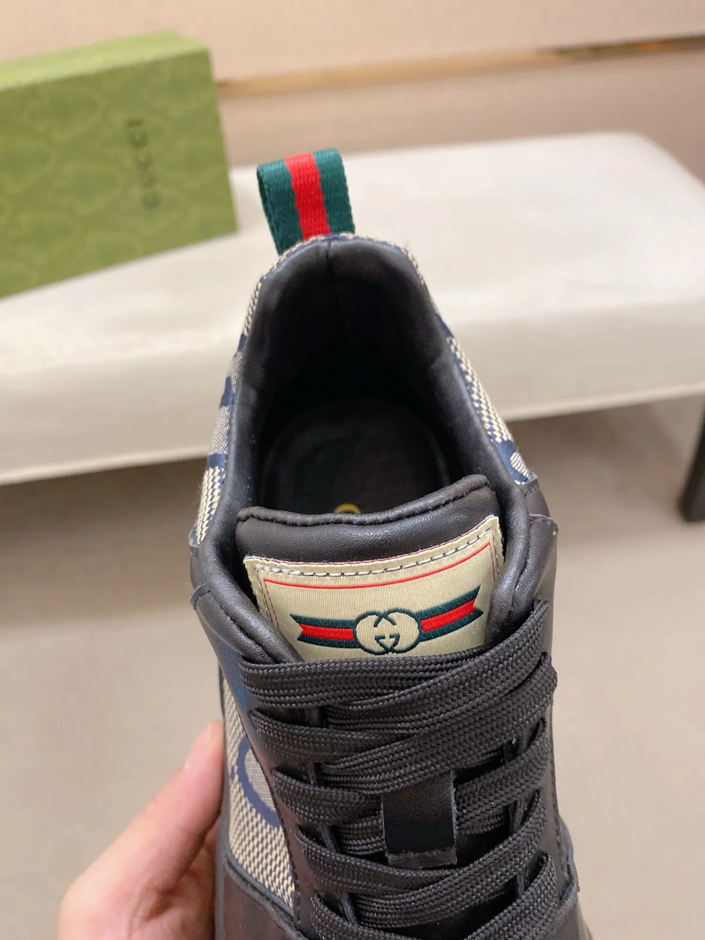 Factory price: 442💰 (GUCCI) The latest model from the official website🎁🎁Casual and fashionable men's shoes👟, hot style💥The style is simple and elegant, exclusive for trendy men. Unique official website's latest brand elements👑original Gucci decoration, fashionable and generous, the fabric is original cowhide ✅sheepskin lining, the official website specifies wear-resistant casual outsole, the classic model is taken in kind at the counter🎬38-44 (can be customized for 45 non-refundable)